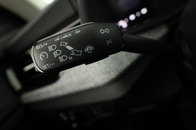 Skoda Kamiq Selection 1.0 TSI Selection, LED, Kamera, Ladeboden, Winter 