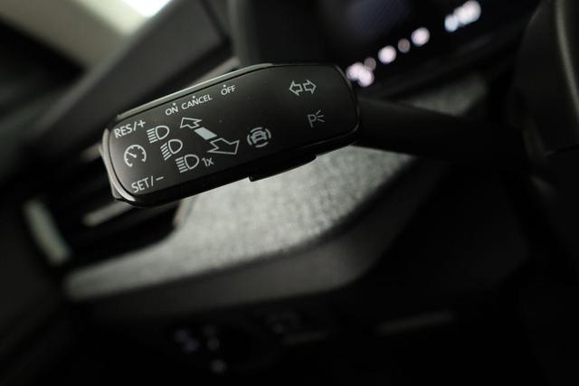 Skoda Kamiq Selection 1.0 TSI Selection, LED, Kamera, Ladeboden, Winter 