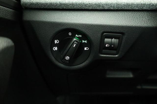 Skoda Kamiq Selection 1.5 TSI DSG Selection, LED, Kamera, Ladeboden, Winter 