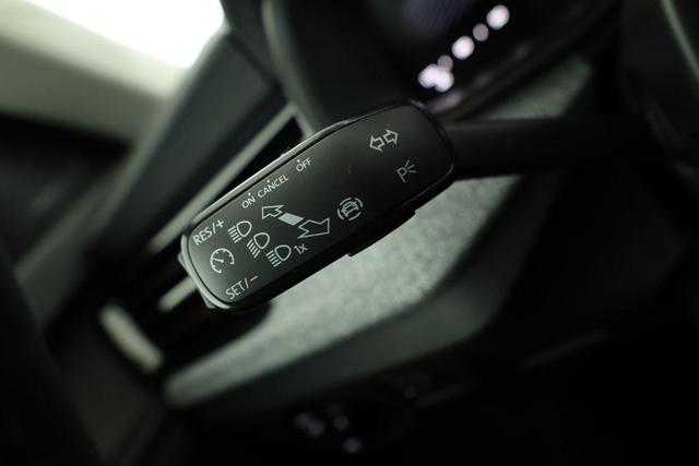 Skoda Kamiq Selection 1.5 TSI DSG Selection, LED, Kamera, Ladeboden, Winter 