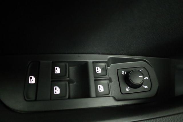 Skoda Karoq Sportline 4x4 2.0 TDI DSG Sportline, Pano, AHK, Navi, Matrix, AreaView, Side, Kamera, el. Klappe, FS-beheizbar, Winter 