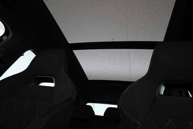 Skoda Karoq Sportline 4x4 2.0 TDI DSG Sportline, Pano, AHK, Navi, Matrix, AreaView, Side, Kamera, el. Klappe, FS-beheizbar, Winter 