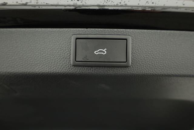 Skoda Karoq Sportline 4x4 2.0 TDI DSG Sportline, Pano, AHK, Navi, Matrix, AreaView, Side, Kamera, el. Klappe, FS-beheizbar, Winter 