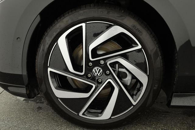 Volkswagen ID.7 Kombi Pro S 210 kW Tourer Black Style, IQ.Light, HuD, AreaView, 20-Zoll, Side, Winter 