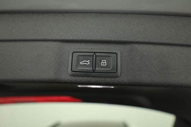 Audi S5 Kombi TFSI quattro 270 kW Avant quattro, Individual, HuD, Pano, B&O, Leder, 20-Zoll, TechPro, sofort 