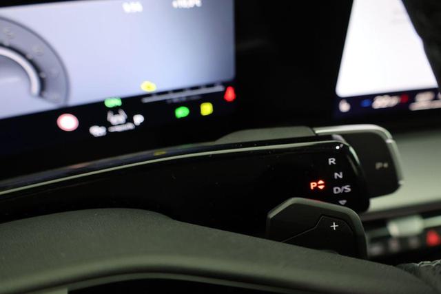 Audi Q3 TFSI quattro 150 kW S-LINE, Pano, AHK, Navi, AreaView, Side, Sound, Winter, 20-Zoll 