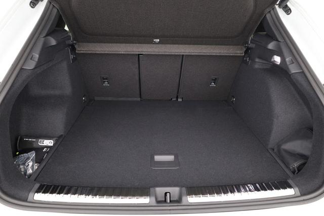 Audi Q3 TFSI quattro 150 kW S-LINE, Pano, AHK, Navi, AreaView, Side, Sound, Winter, 20-Zoll 