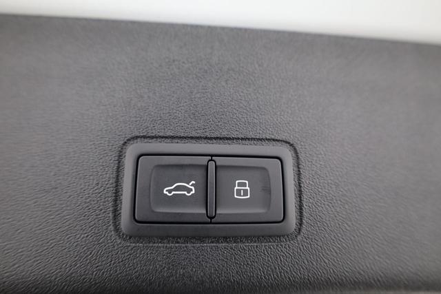 Audi Q3 TFSI quattro 150 kW S-LINE, Pano, AHK, Navi, AreaView, Side, Sound, Winter, 20-Zoll 