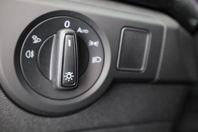 Volkswagen T-Cross 1.0 TSI 85 kW Life DSG Life, IQ.Light, AHK, ACC, Kamera, 17-Zoll, Winterpaket 