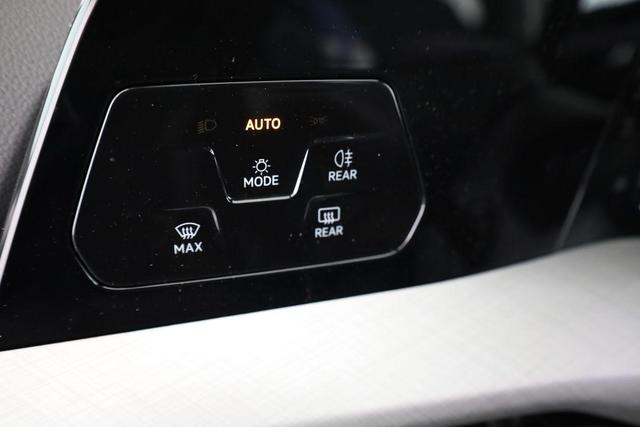 Volkswagen Golf Variant 1.5 TSI 110 kW Life VIII Life, AHK, easyOpen, Kamera, Winter, 3-J Garantie 