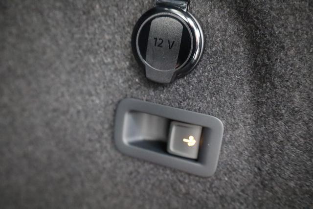 Volkswagen Golf Variant 1.5 TSI 110 kW Life VIII Life, AHK, easyOpen, Kamera, Winter, 3-J Garantie 