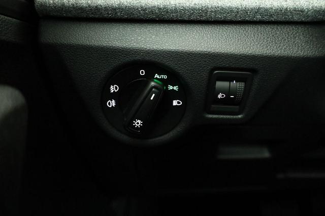 Skoda Kamiq Selection 1.5 TSI DSG Selection, LED, Kamera, Ladeboden, Winter 
