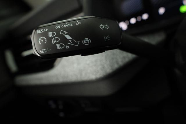 Skoda Kamiq Selection 1.5 TSI DSG Selection, AHK, LED, Kamera, Ladeboden, Winter 