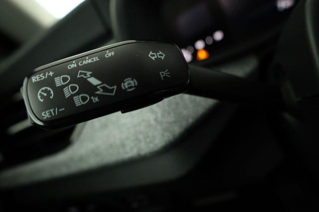 Skoda Kamiq Selection 1.5 TSI Selection, AHK, LED, Kamera, Winter, Ladeboden, 16-Zoll, 4 J.-Garantie 