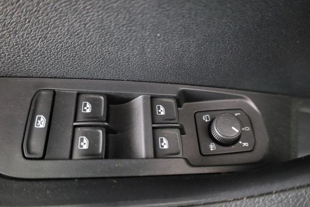 Skoda Karoq Drive 4x4 2.0 TDI DSG Drive, AHK, Matrix, Pano, Winter, el. Klappe 