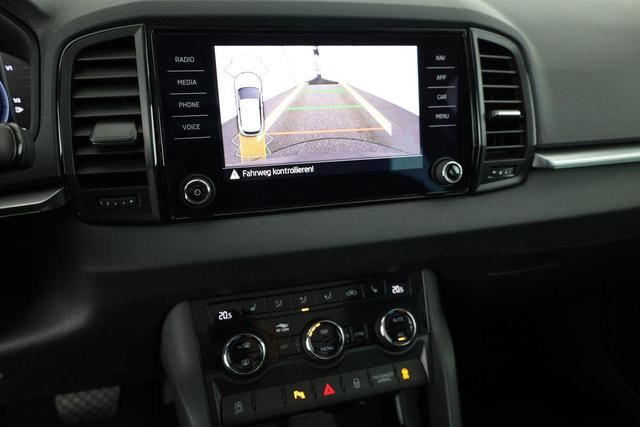 Skoda Karoq Drive 4x4 2.0 TDI DSG Drive, AHK, Matrix, Pano, Winter, el. Klappe 