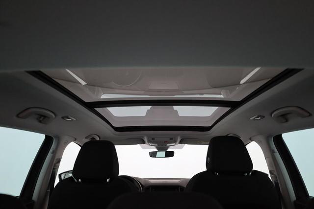 Skoda Karoq Drive 4x4 2.0 TDI DSG Drive, AHK, Matrix, Pano, Winter, el. Klappe 