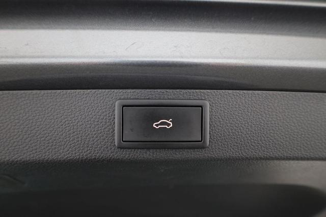 Skoda Karoq Drive 4x4 2.0 TDI DSG Drive, AHK, Matrix, Pano, Winter, el. Klappe 