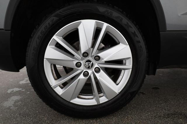 Skoda Karoq Drive 4x4 2.0 TDI DSG Drive, AHK, Matrix, Pano, Winter, el. Klappe 