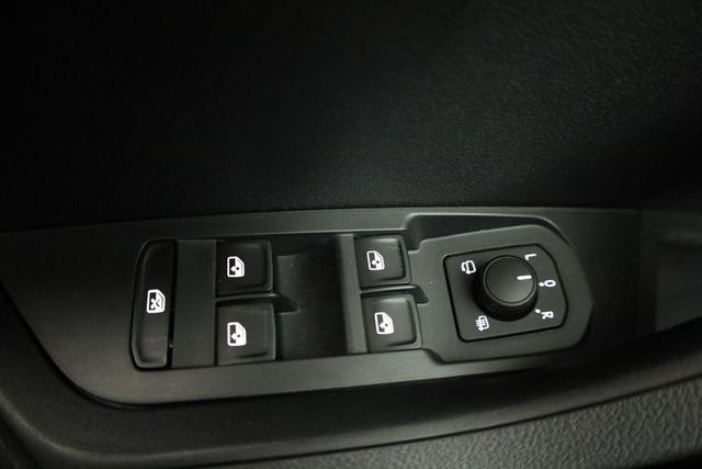 Skoda Karoq Selection 4x4 2.0 TDI DSG Selection, AHK, Navi, LED, Kamera, Winter, el. Klappe, 4 J.-Garantie 