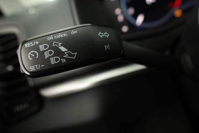 Skoda Karoq Selection 4x4 2.0 TDI DSG Selection, AHK, Navi, LED, Kamera, Winter, el. Klappe, 4 J.-Garantie 