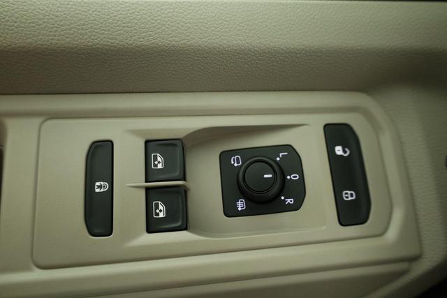 Volkswagen T7 Multivan eHybrid 4M Business, AHK, IQ.Light, easyOpen, Navi, 5-J Garantie 
