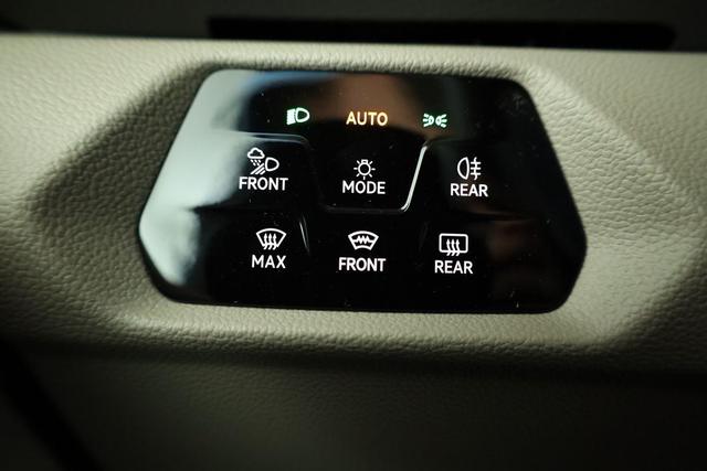 Volkswagen T7 Multivan eHybrid 4M Business L&Uuml;, 7-Sitzer, AHK, IQ.Light, easyOpen, Navi, 5-J Garantie 