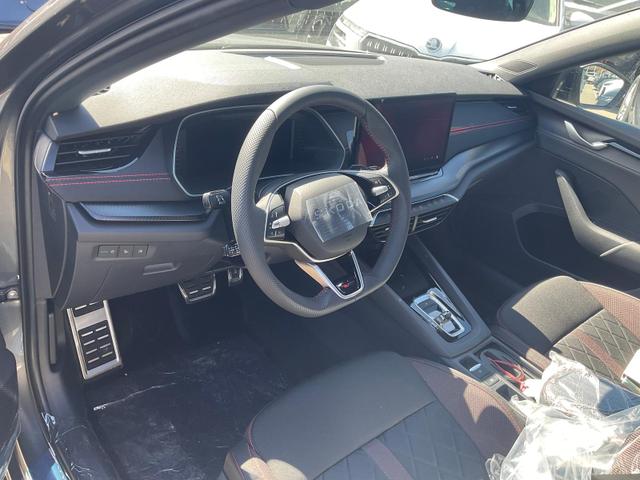 Skoda Octavia Combi - 2.0 TSI 195 kW RS DSG, AHK, Navi, Matrix, Side, Winter, 5 J.-Garantie