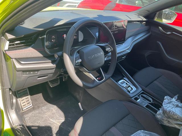 Skoda Octavia Combi - 2.0 TSI 195 kW RS DSG, AHK, Navi, Matrix, Canton, Side, Winter, 5 J.-Garantie