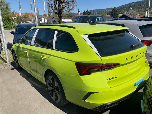 Skoda Octavia Combi 2.0 TSI 195 kW RS DSG, Standheizung, AHK, Navi, Matrix, Side, Winter, 5 J.-Garantie 