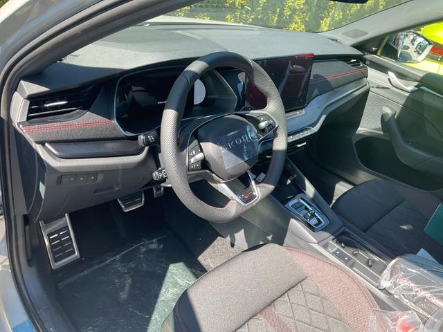 Skoda Octavia Combi - 2.0 TSI 195 kW RS DSG, Standheizung, AHK, Navi, Matrix, Side, Winter, 5 J.-Garantie