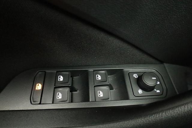 Skoda Kamiq Selection 1.0 TSI DSG Selection, AHK, Matrix, Kamera, Ladeboden, Winter 