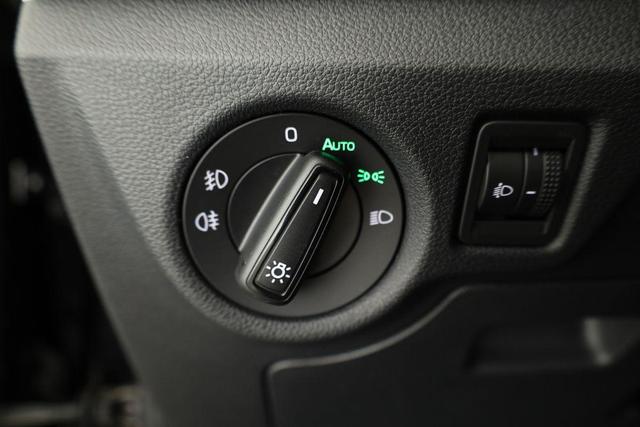 Skoda Kamiq Selection 1.5 TSI DSG Selection, AHK, LED, Kamera, Ladeboden, Winter 