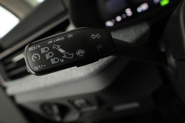 Skoda Kamiq Selection 1.5 TSI DSG Selection, AHK, LED, Kamera, Ladeboden, Winter 