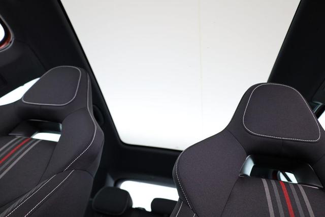 Skoda Kamiq Monte Carlo 1.0 TSI Carlo, Matrix, Pano, Kamera, Winter, 17-Zoll 