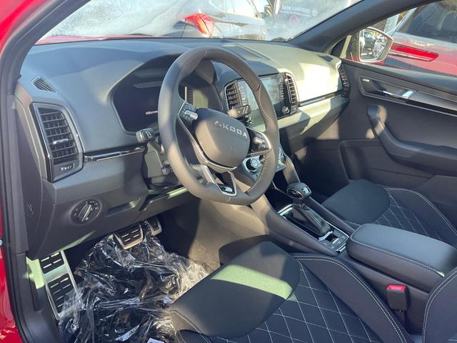 Skoda Karoq - Sportline 1.5 TSI DSG Sportline, AHK, Navi, CANTON, Matrix, AreaView, Side, FS-beheizbar, 5-J. Garantie