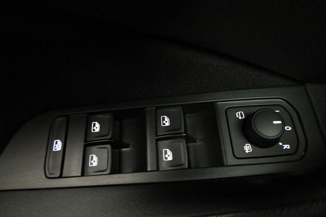 Skoda Kamiq Selection 1.0 TSI DSG Selection, AHK, Matrix, Kamera, Ladeboden, Winter 