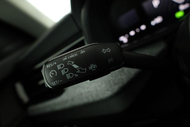 Skoda Kamiq Selection 1.0 TSI DSG Selection, AHK, Matrix, Kamera, Ladeboden, Winter 