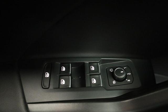 Volkswagen T-Cross 1.5 TSI 110 kW R-Line DSG R-Line, AHK, IQ.Light, Navi, Side, Kamera, Winter, 18-Zoll 