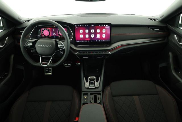 Skoda Octavia Combi 2.0 TSI 195 kW RS DSG, AHK, Navi, Matrix, Side, Winter, 5 J.-Garantie 