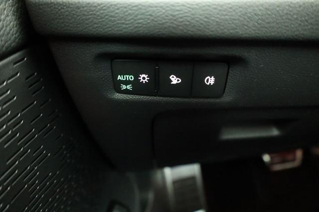 Skoda Octavia Combi 2.0 TSI 195 kW RS DSG, AHK, Navi, Matrix, Side, Winter, 5 J.-Garantie 