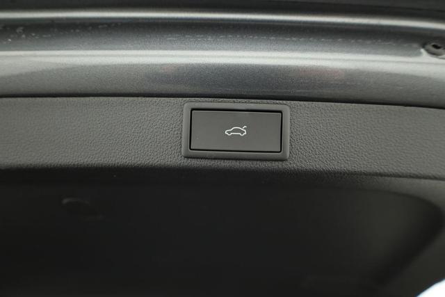 Skoda Octavia Combi 2.0 TSI 195 kW RS DSG, AHK, Navi, Matrix, Side, Winter, 5 J.-Garantie 