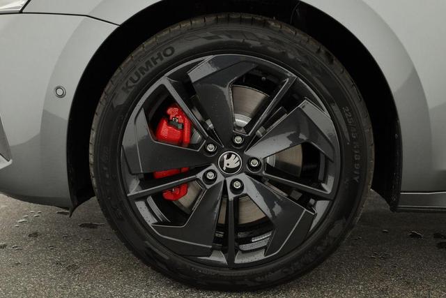 Skoda Octavia Combi 2.0 TSI 195 kW RS DSG, AHK, Navi, Matrix, Side, Winter, 5 J.-Garantie 