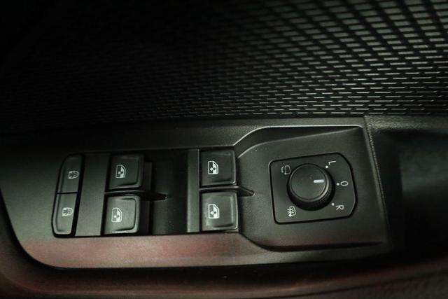 Skoda Octavia Combi 2.0 TSI 195 kW RS DSG, AHK, Navi, Matrix, Side, Winter, 5 J.-Garantie 