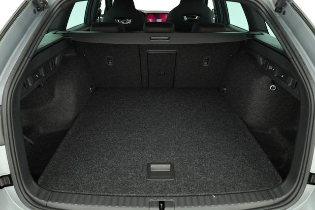 Skoda Octavia Combi 2.0 TSI 195 kW RS DSG, AHK, Navi, Matrix, Side, Winter, 5 J.-Garantie 
