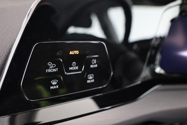 Volkswagen Golf Style VIII 1.5 TSI Style, LED-Plus, AHK, ACC, 1. Hand 