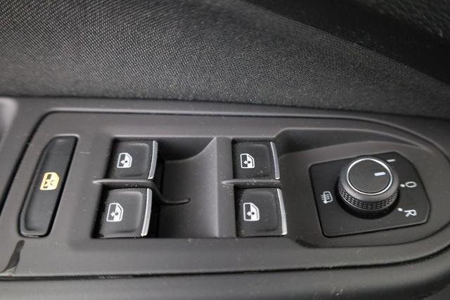 Volkswagen Golf Style VIII 1.5 TSI Style, LED-Plus, AHK, ACC, 1. Hand 
