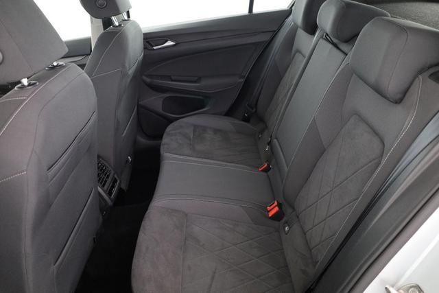 Volkswagen Golf Style VIII 1.5 TSI Style, LED-Plus, AHK, ACC, 1. Hand 