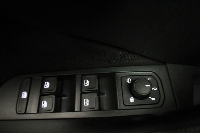 Skoda Kamiq Selection 1.0 TSI DSG Selection, Matrix, Kamera, Ladeboden, Winter, 16-Zoll 