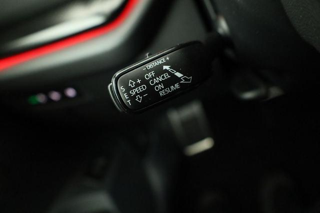 Skoda Octavia Combi 2.0 TSI 195 kW RS DSG, AHK, Navi, Matrix, Side, Winter, 5 J.-Garantie 